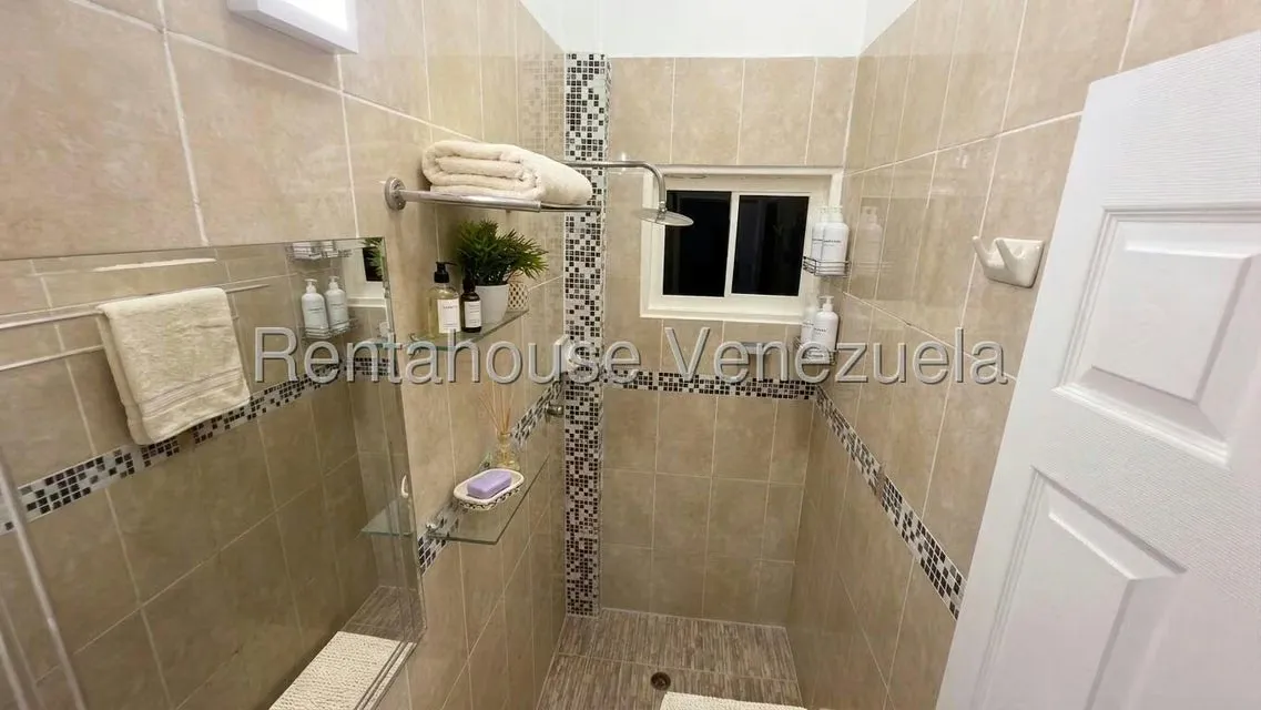 Townhouse (Duplex) en Venta en La Rosa, Miranda - 21
