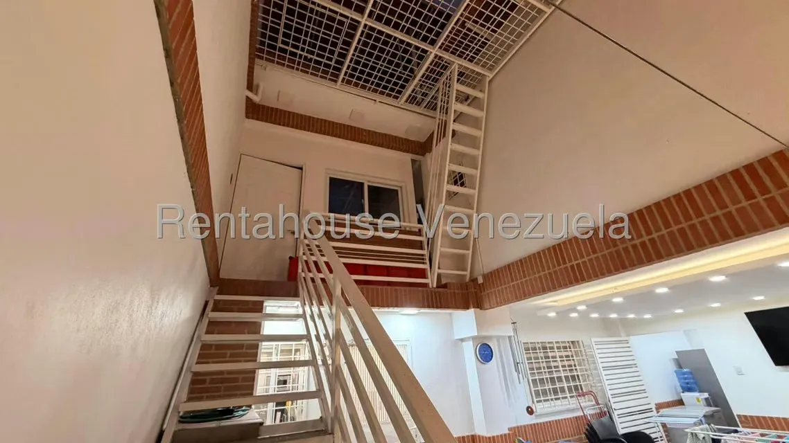 Townhouse (Duplex) en Venta en La Rosa, Miranda - 23