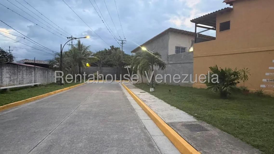 Townhouse (Duplex) en Venta en La Rosa, Miranda - 4