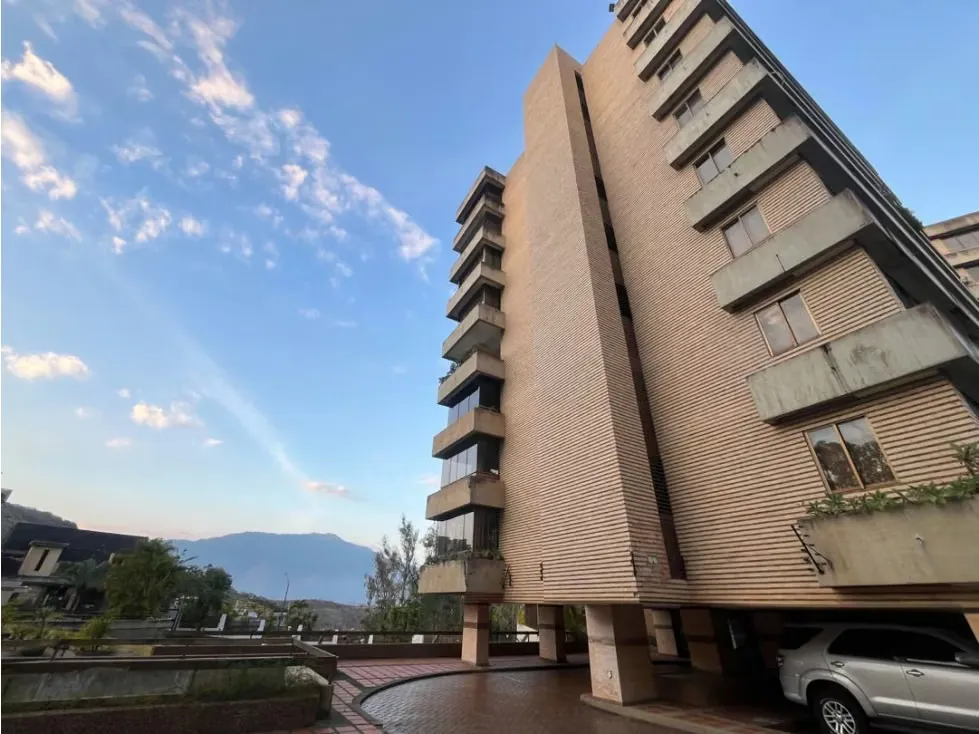 Se vende apartamento 344m2 La Lagunita 4887