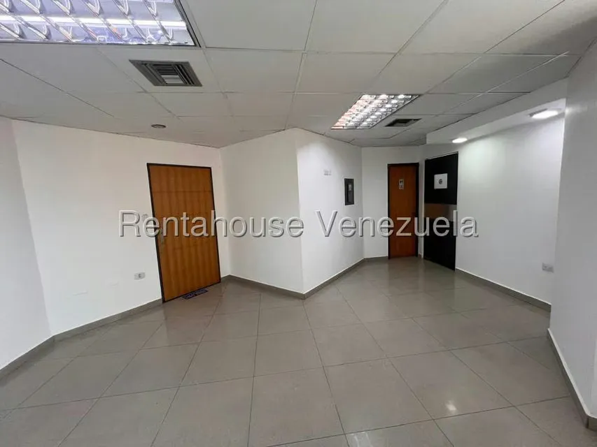 Oficina en Alquiler en Zona Este, Lara - 2