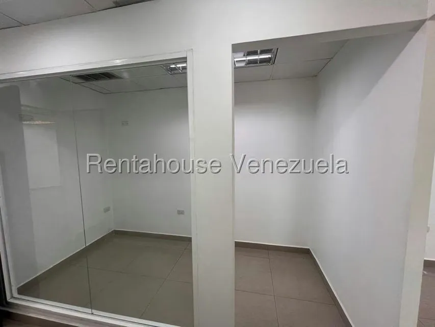 Oficina en Alquiler en Zona Este, Lara - 9