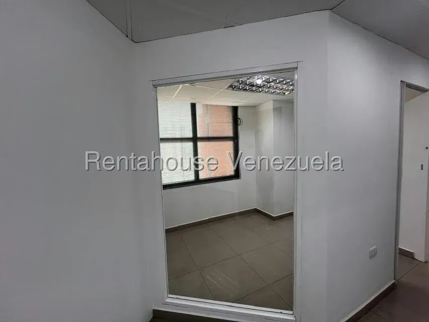 Oficina en Alquiler en Zona Este, Lara - 10