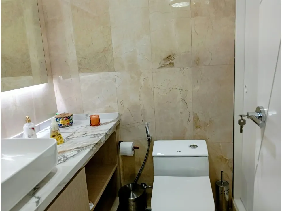 Vendo PB remodelada con vista 395m2 6hab 5b 3p Los Naranjos 0194 - 17