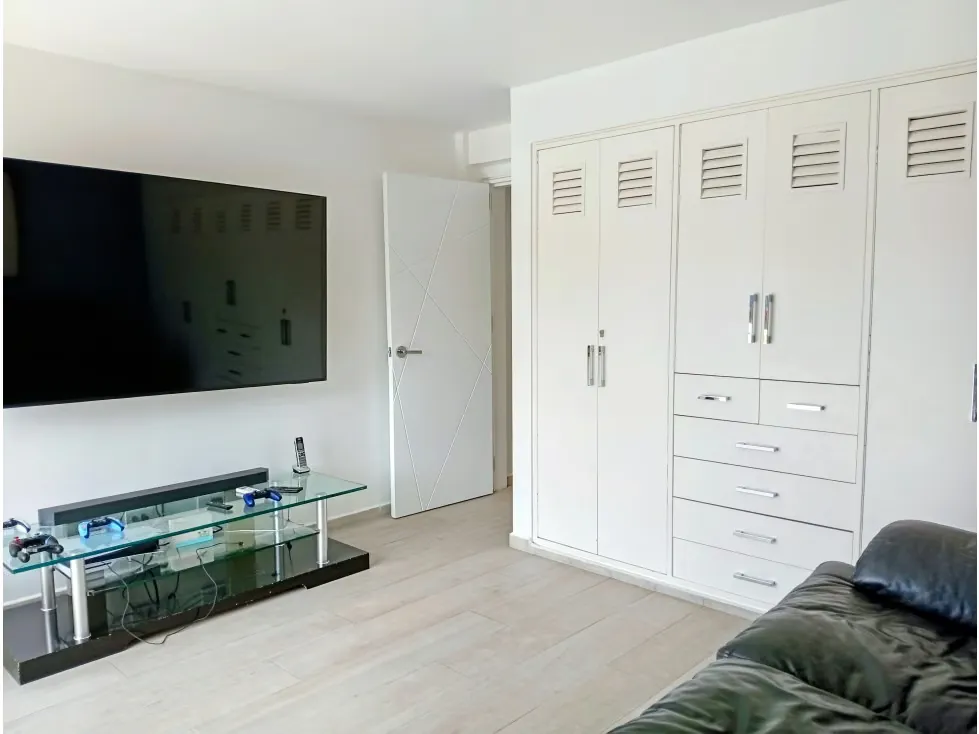 Vendo PB remodelada con vista 395m2 6hab 5b 3p Los Naranjos 0194 - 32