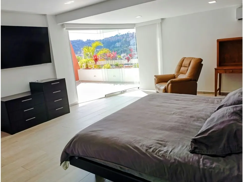 Vendo PB remodelada con vista 395m2 6hab 5b 3p Los Naranjos 0194 - 35