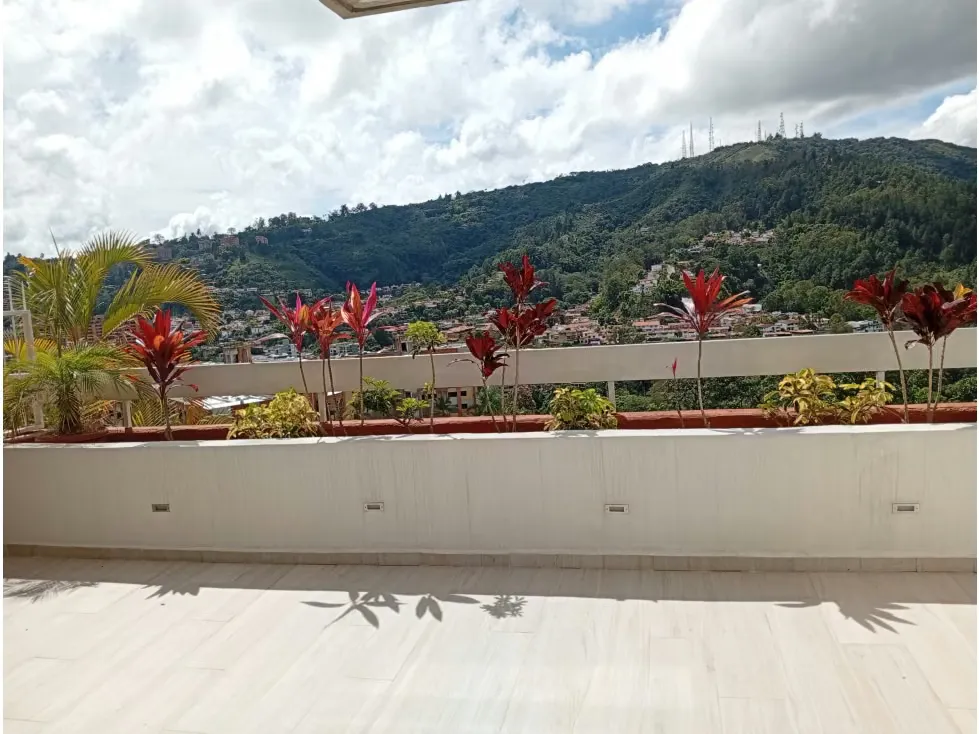Vendo PB remodelada con vista 395m2 6hab 5b 3p Los Naranjos 0194 - 40