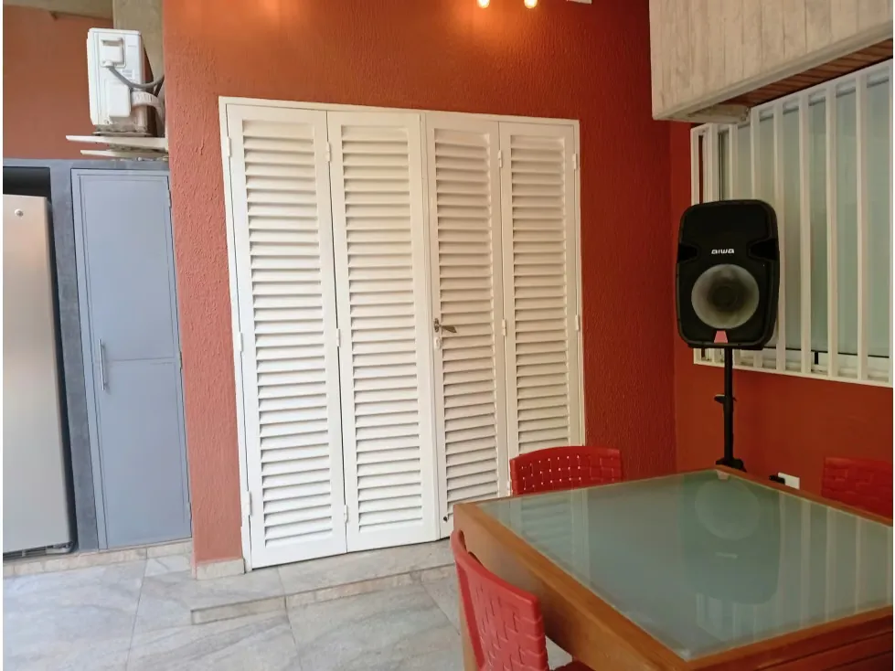 Vendo PB remodelada con vista 395m2 6hab 5b 3p Los Naranjos 0194 - 61