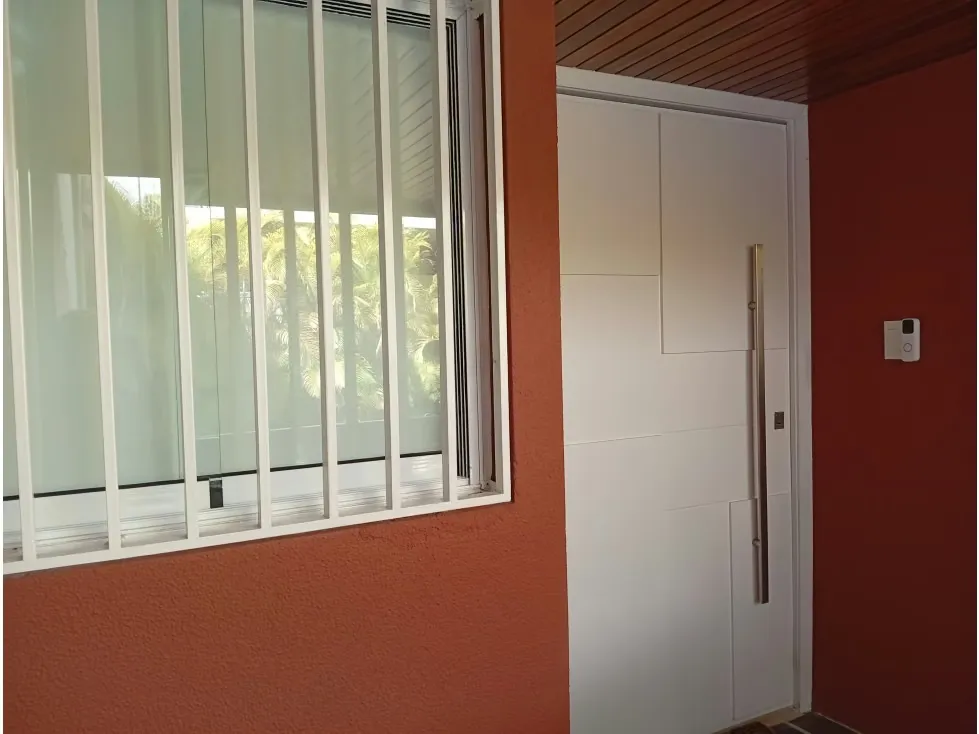 Vendo PB remodelada con vista 395m2 6hab 5b 3p Los Naranjos 0194 - 62