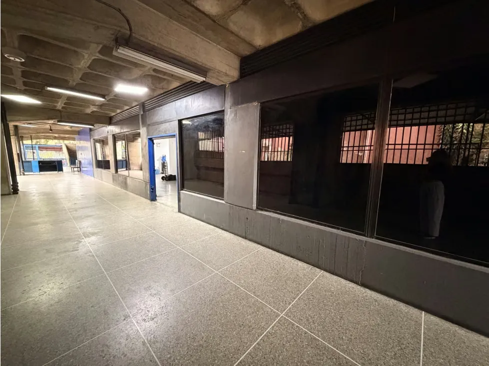 Se vende Local Comercial 800 m2 PB San Martin - 8