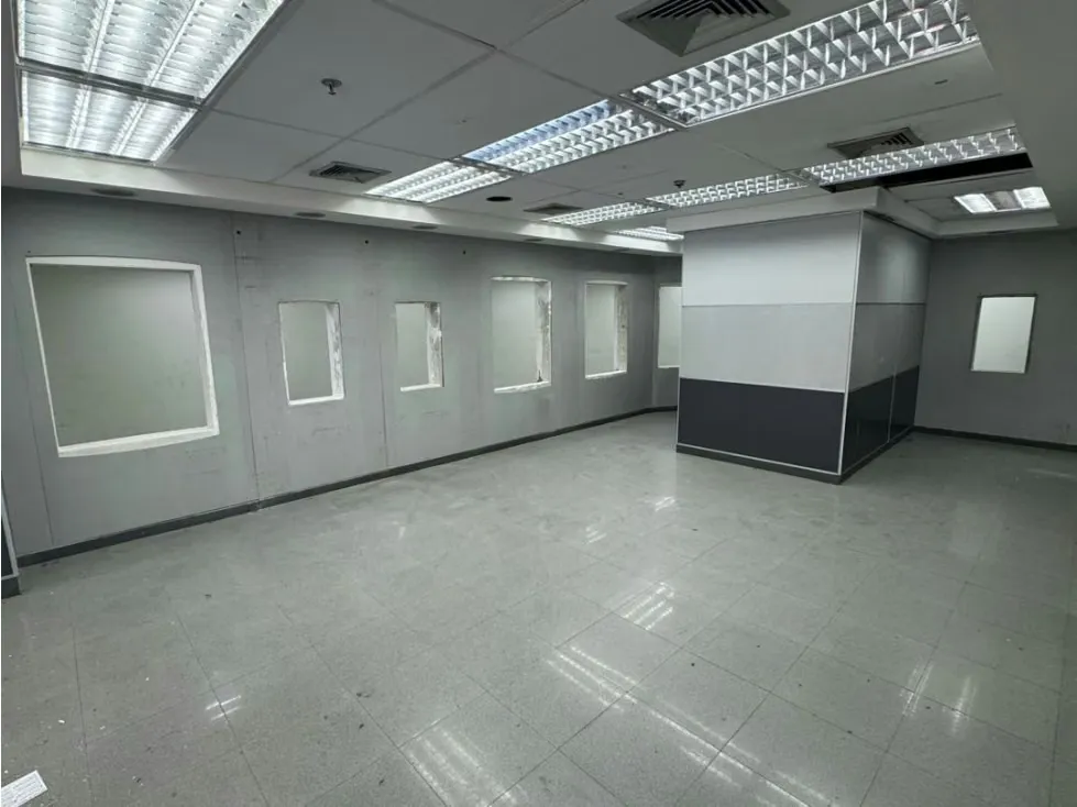 En Venta Local Comercial Galerías Prados del Este. Baruta - Caracas - 13