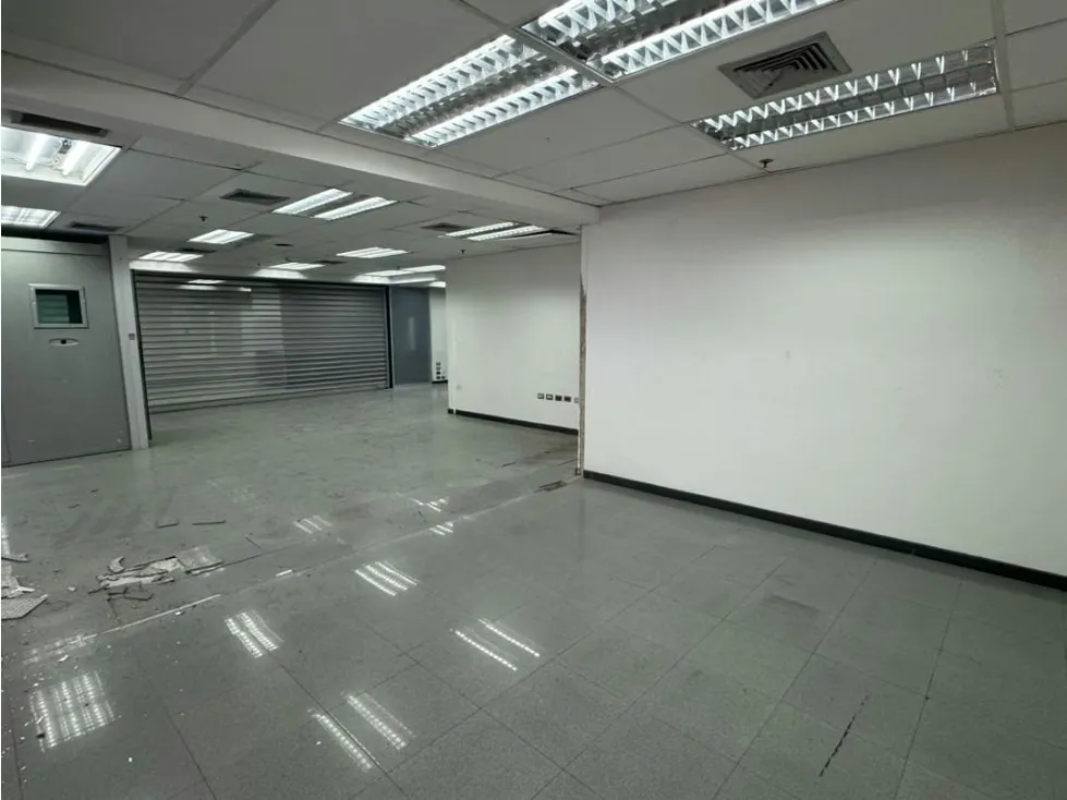 En Venta Local Comercial Galerías Prados del Este. Baruta - Caracas - 4
