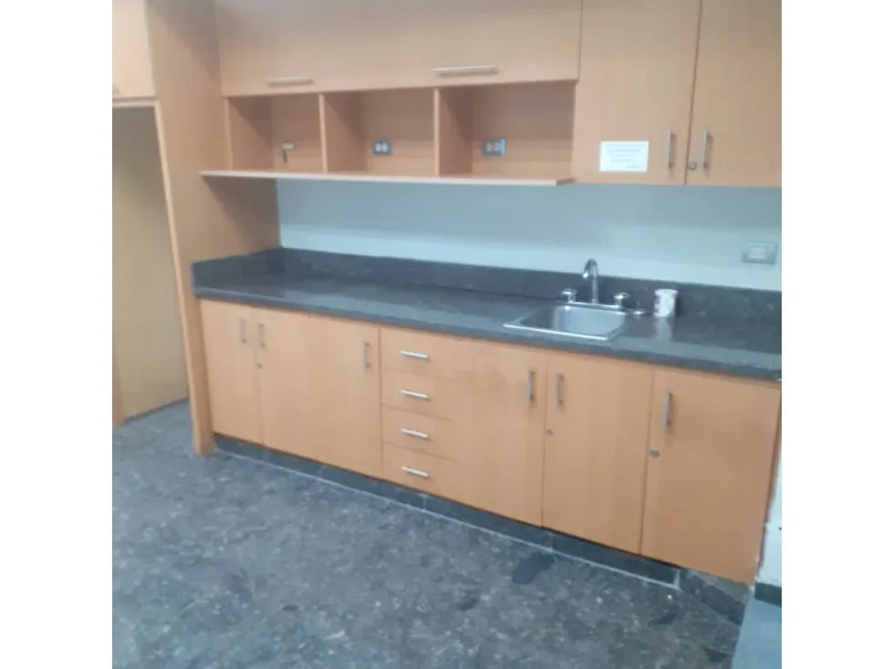 ALQUILER DE LOCAL COMERCIAL EN EL C.C METROCENTER, MUN. LIBERTADOR - 3