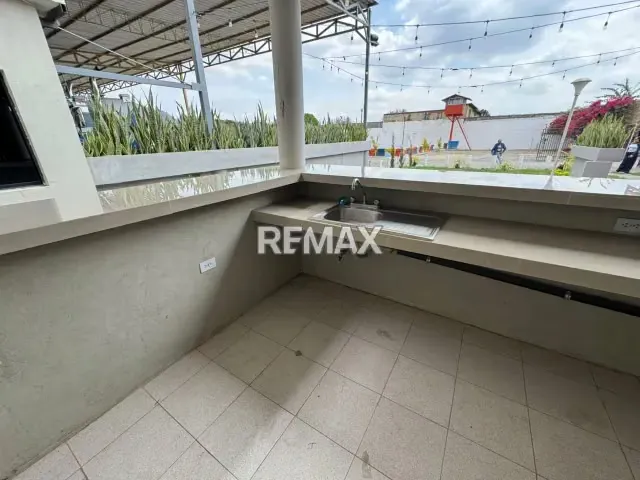 Local comercial para comida rapida en alquiler av. florencio jimenez - 3