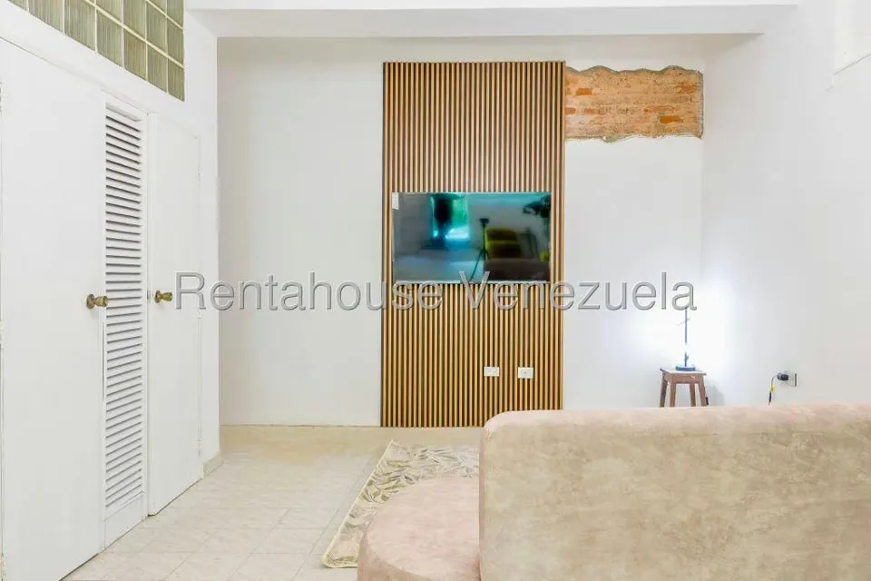 Apartamento (1 Nivel) en Venta en Los Dos Caminos, Distrito Metropolitano - 3