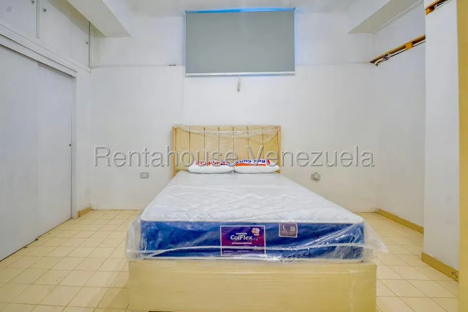 Apartamento (1 Nivel) en Venta en Los Dos Caminos, Distrito Metropolitano - 9