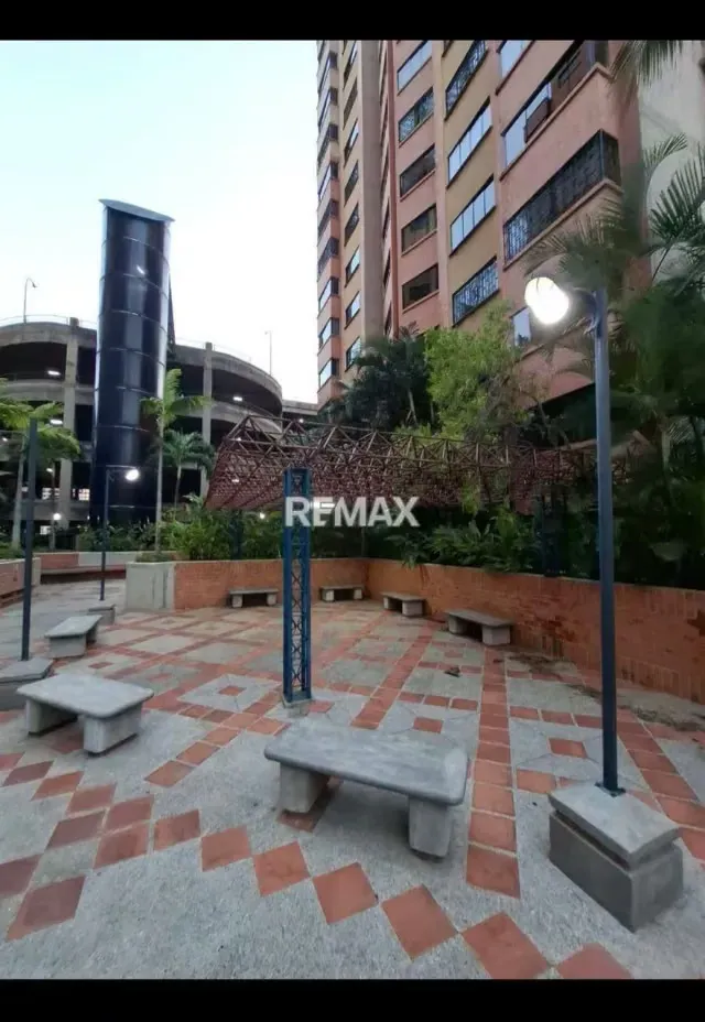 Venta Apartamento en Naguanagua Urb.La Granja Res.Balcones del Norte - 2