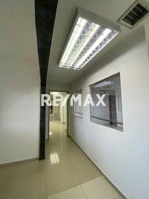 Alquiler de Oficinas en el C.C Camoruco Valencia - 3