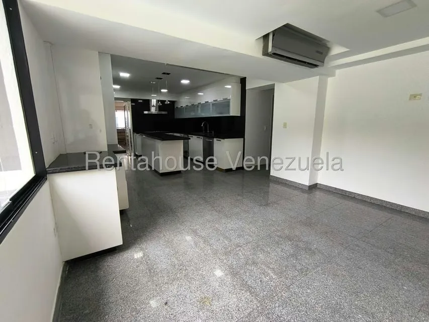 Apartamento (Duplex) en Alquiler en Lomas de La Lagunita, Distrito Metropolitano - 12