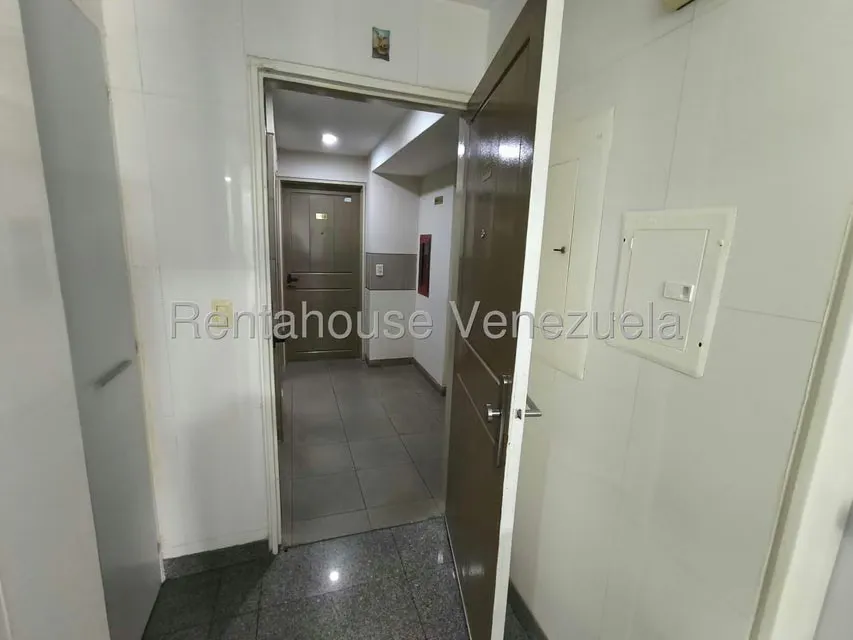 Apartamento (Duplex) en Alquiler en Lomas de La Lagunita, Distrito Metropolitano - 18