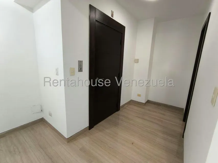 Apartamento (Duplex) en Alquiler en Lomas de La Lagunita, Distrito Metropolitano - 3