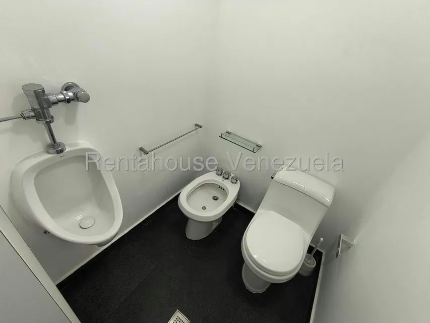 Apartamento (Duplex) en Alquiler en Lomas de La Lagunita, Distrito Metropolitano - 37