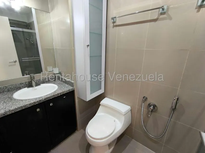 Apartamento (Duplex) en Alquiler en Lomas de La Lagunita, Distrito Metropolitano - 40