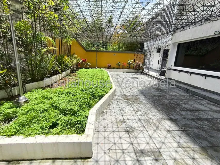 Apartamento (Duplex) en Alquiler en Lomas de La Lagunita, Distrito Metropolitano - 46
