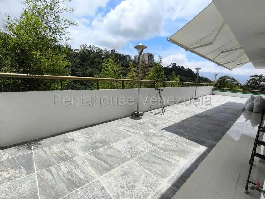Apartamento (Duplex) en Alquiler en Lomas de La Lagunita, Distrito Metropolitano - 50