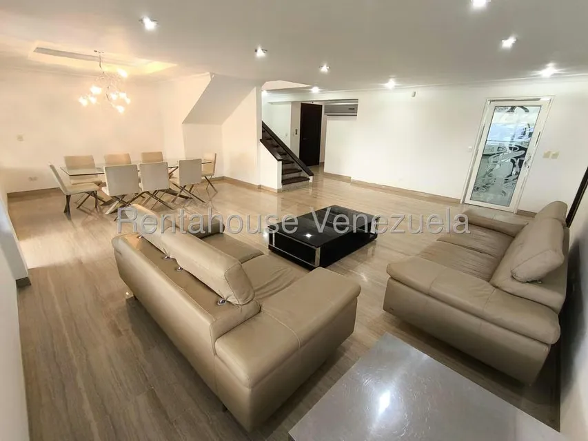 Apartamento (Duplex) en Alquiler en Lomas de La Lagunita, Distrito Metropolitano - 7