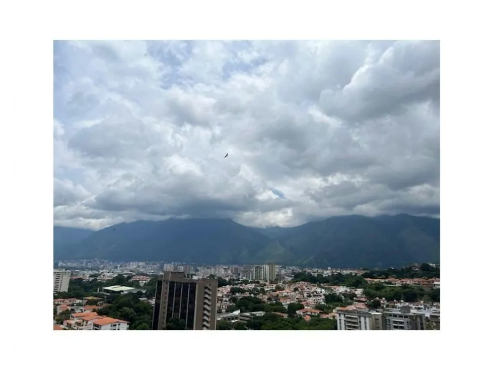 VENTA DE P.B. DE LUJO 430m2, URB. MACARACUAY, MPIO. SUCRE, CARACAS - 21
