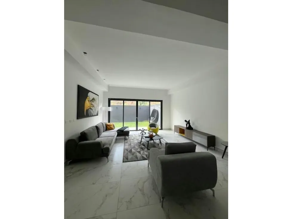 VENTA DE P.B. DE LUJO 430m2, URB. MACARACUAY, MPIO. SUCRE, CARACAS - 8