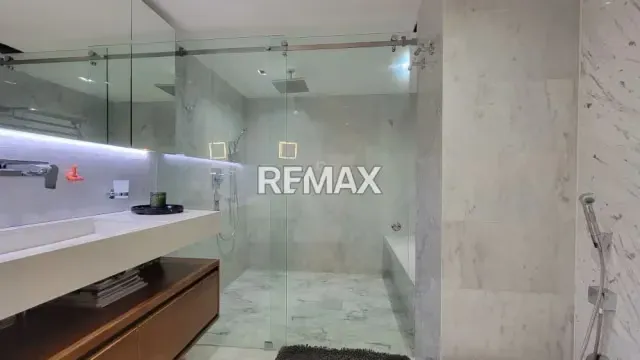 Aparatamento en Venta Campo Alegre, Chacao, Caracas 226 mts 4 Hab - 13