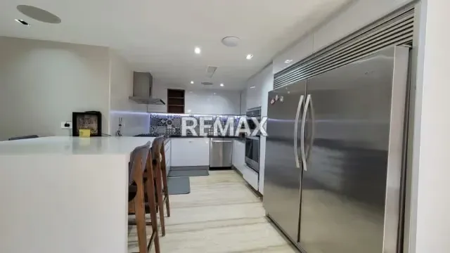 Aparatamento en Venta Campo Alegre, Chacao, Caracas 226 mts 4 Hab - 8