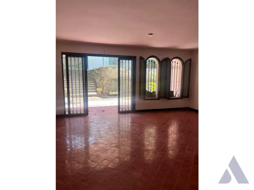 Vendo casa para remodelar 1200m2 Caurimare 0405 - 9