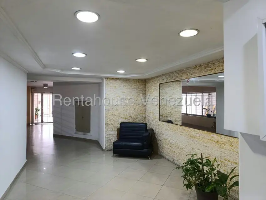 Apartamento (Duplex) en Venta en Zona Centro, Aragua - 2
