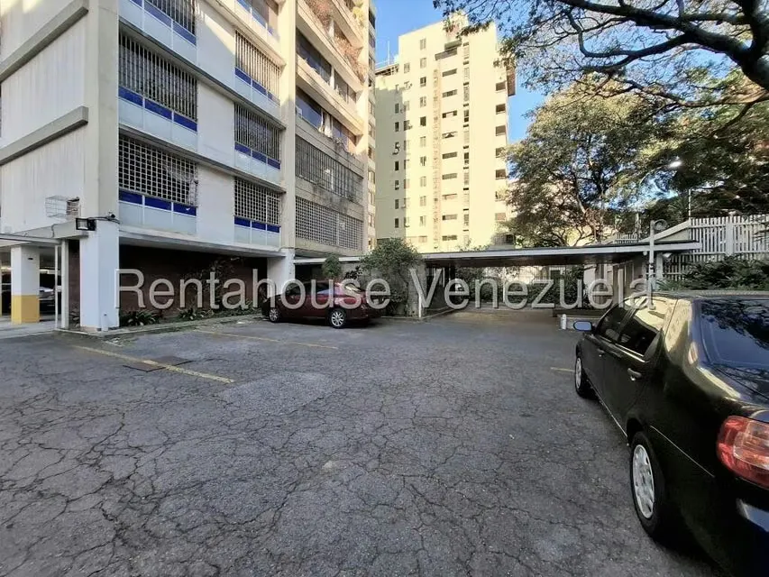 Apartamento (1 Nivel) en Venta en La Florida, Distrito Metropolitano - 2