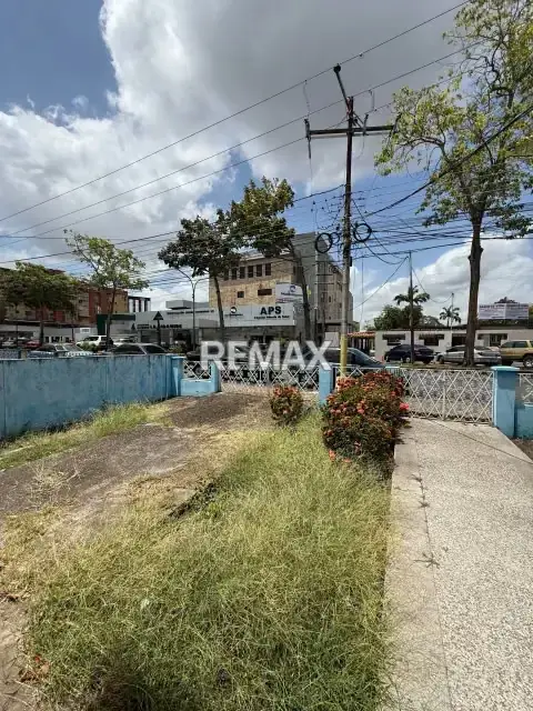Se Vende Casa Comercial Av. Luis Del Valle Garcia, Edif. Ofi Planet Center