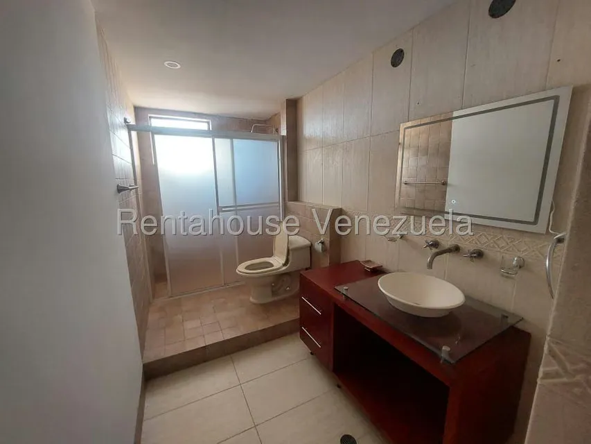 Apartamento (1 Nivel) en Alquiler en Avenida Bella Vista, Zulia - 13