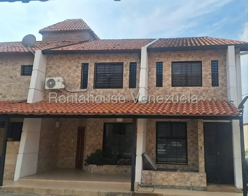 Townhouse (Duplex) en Venta en El Paraiso, Merida - 2