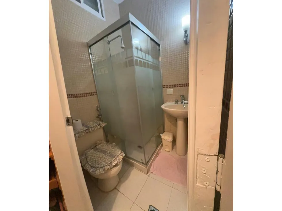 Se VENDE Casa de 500m²C.-6H+6.5B+7P+Trz.-Cumbres de Curumo-RC - 17
