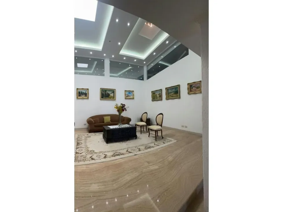 Se VENDE Casa de 500m²C.-6H+6.5B+7P+Trz.-Cumbres de Curumo-RC - 6