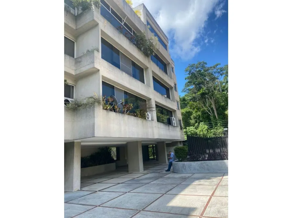 Vendo penthouse 450m2 10h/9b/5p Urbanización Miranda 8432