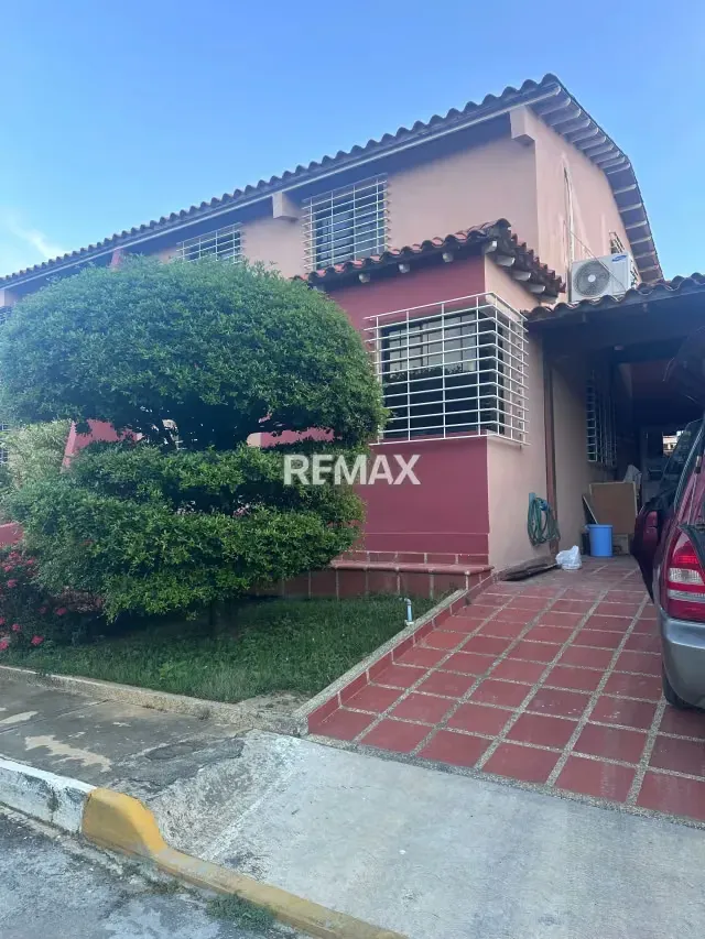 Townhouse en Alquiler urb Caña Dulce - 15