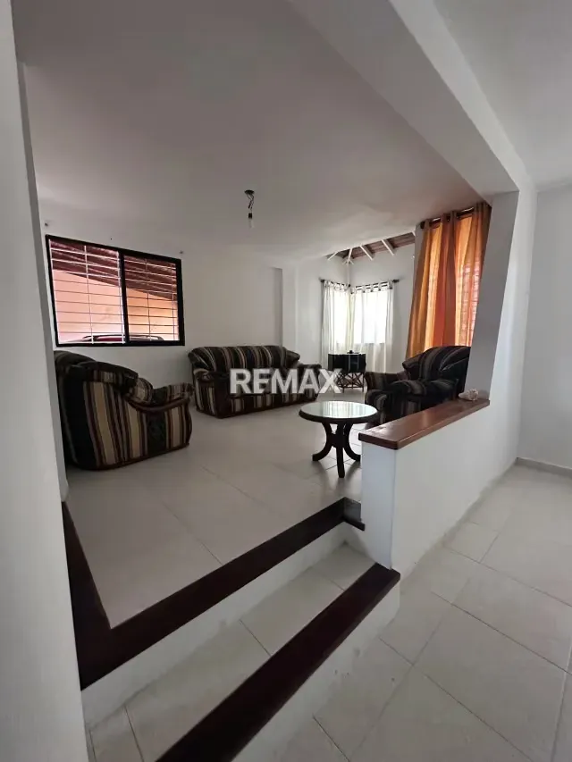Townhouse en Alquiler urb Caña Dulce - 2