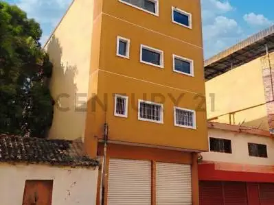 VENTA DE LOCAL COMERCIAL EN PUERTO LA CRUZ