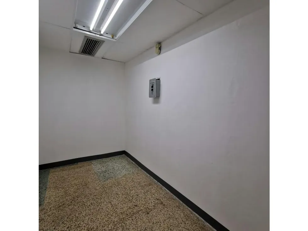 Alquilo Oficina SABANA GRANDE 550$/95m2 muy cerca del metro - 8