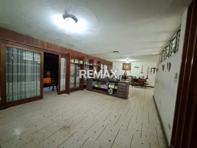 CASA COMERCIAL - 10
