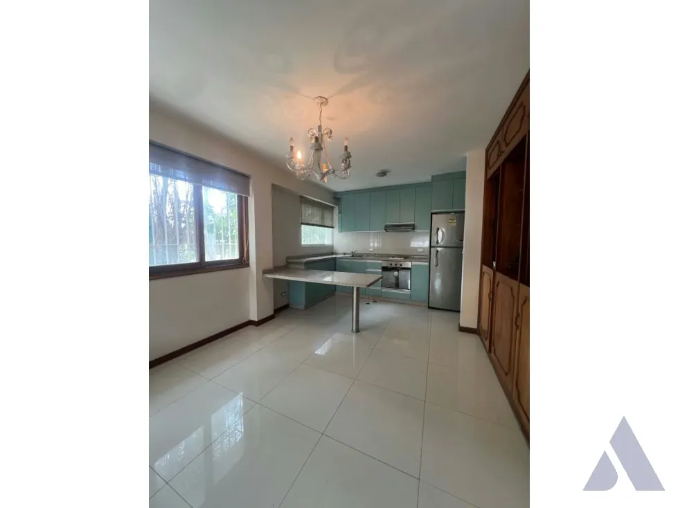 Se vende edificio 1273m2 La Floresta 8364 - 2