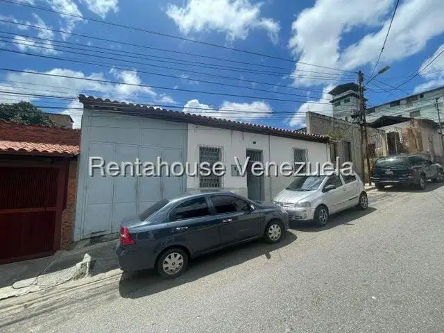 Casa (Multipes Niveles) en Venta en Los Teques, Miranda